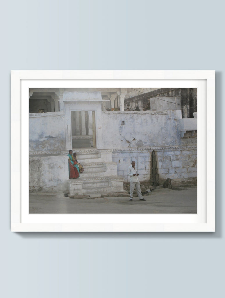Print - OUTSIDE THE PALACE WALLS : WALL ART