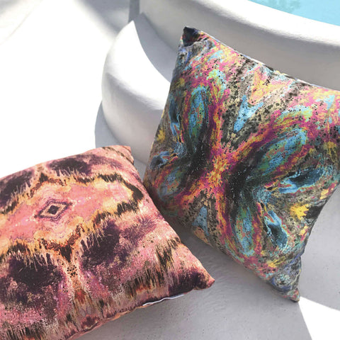 FLUTTER EFFECT CUSHION : MAGIC NOIR