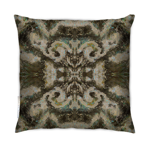 OCTAHEDRON CUSHION : PURPLE NOIR